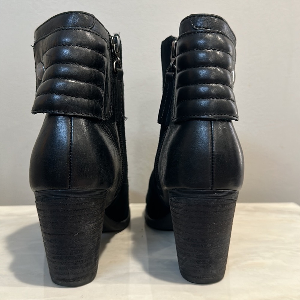 CLARKS Palma Rylie Black Suede Women's Ankle Booties Size 7.5 - Picture 6 of 10